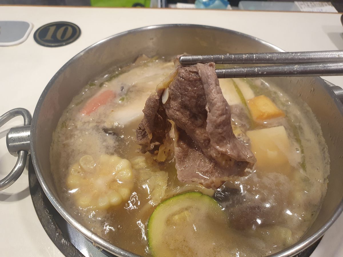 (2025.1月已結束營業)【萬華火鍋】94咖哩孃 萬大鍋物~蔬食自助吧吃到飽~獨特的麻辣咖哩牛奶湯底~高品質原肉 - 第17張圖