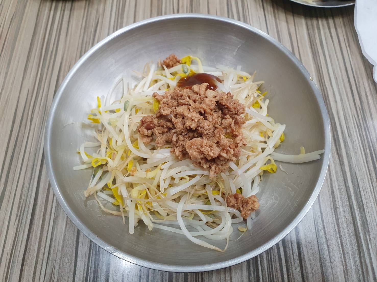 【台北萬華】溫家粗麵 小菜均一價35元!麻辣皮蛋乾麵 推薦寶興街美食 - 第14張圖