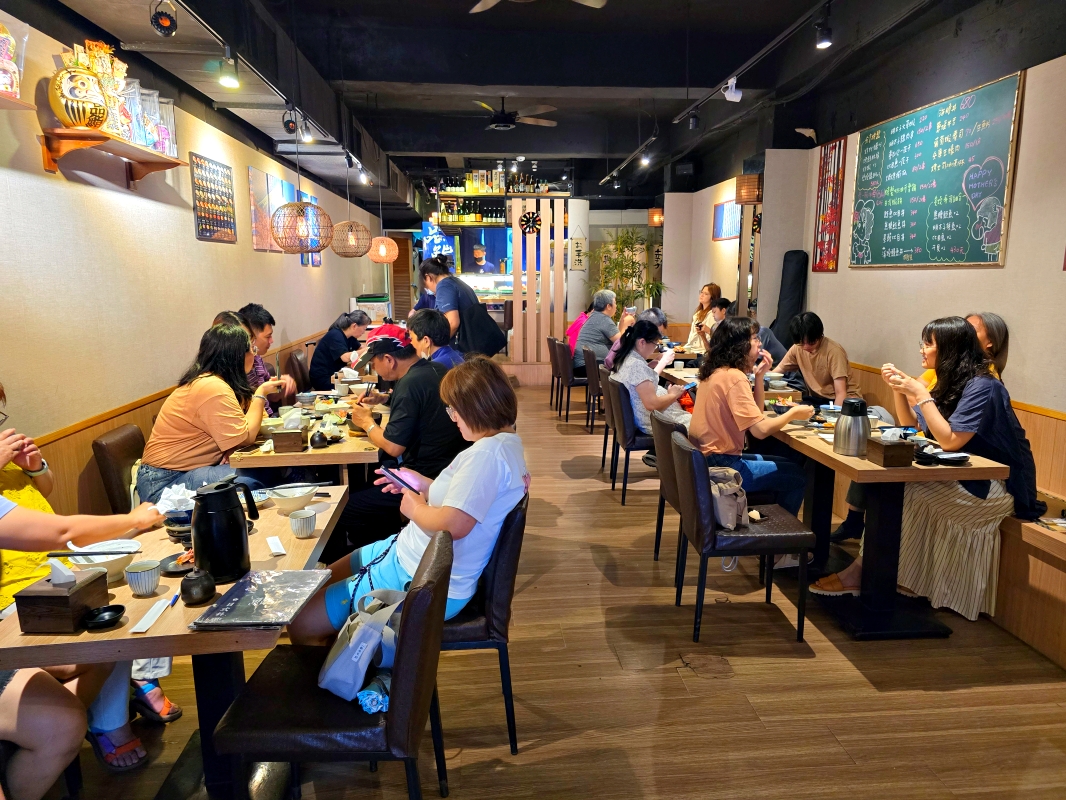 【台北萬華】品鮨日式料理-萬大店 平價免服務費 食材用心鮮美 服務好環境舒適 適合約會.聚餐聊天 - 第3張圖