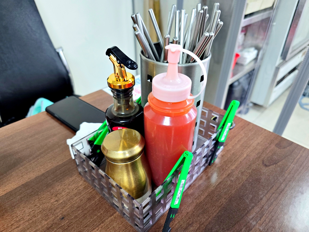 【台北萬華】鼎客來 喫油飯 呷羹麵 簡單的家常美味 內用免費冰紅茶(無糖)、冰開水暢飲 - 第8張圖