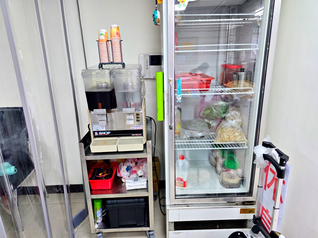 【台北萬華】鼎客來 喫油飯 呷羹麵 簡單的家常美味 內用免費冰紅茶(無糖)、冰開水暢飲 - 第4張圖