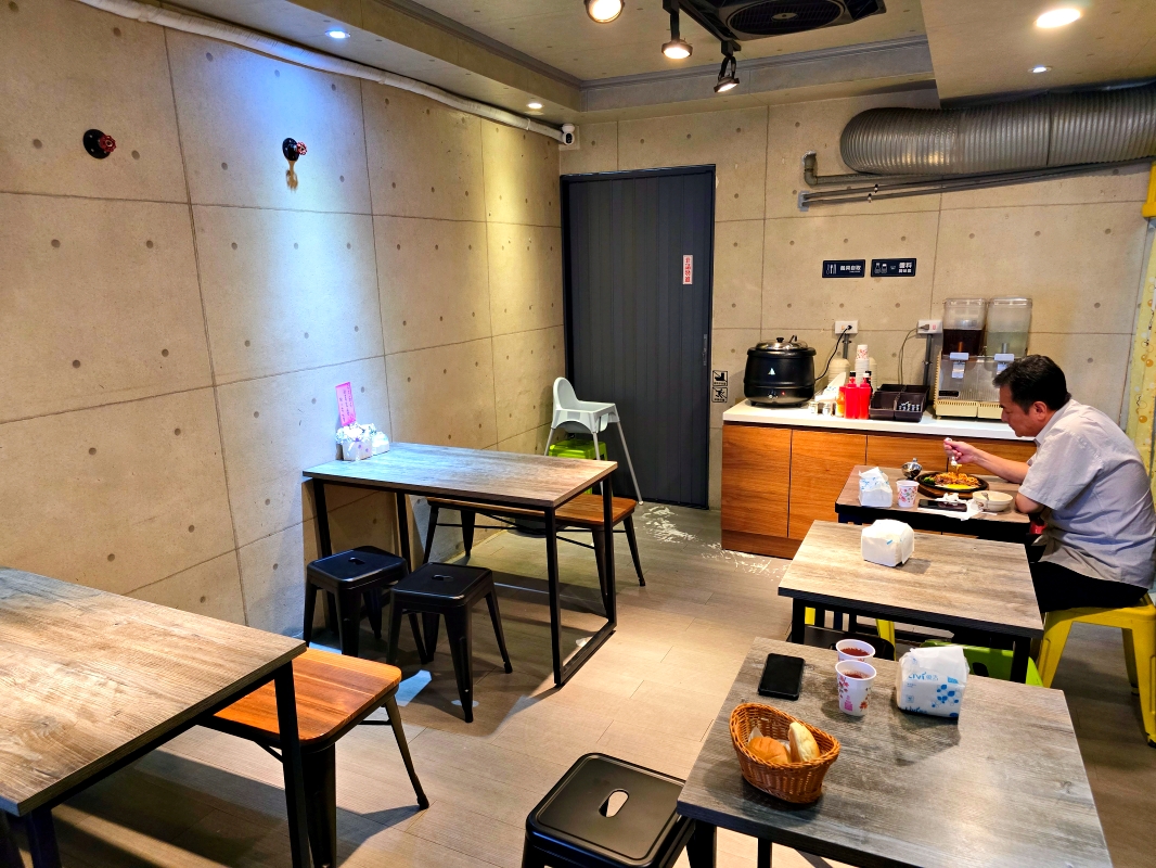 【台北萬華】老大廚房 平價牛排餐盒店~高品質原肉,濃湯、飲料吃到飽!近公車站大埔街 - 第3張圖