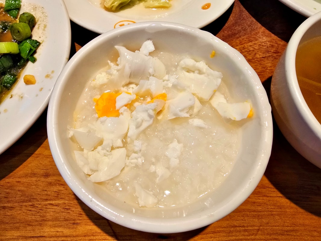 【台北萬華】周照子台灣鐵板清粥小菜 西門町台式鐵板燒~古早味地瓜粥.白飯、湯品、飲料吃到飽 - 第20張圖 【台北萬華】周照子台灣鐵板清粥小菜 西門町台式鐵板燒~古早味地瓜粥.白飯、湯品、飲料吃到飽